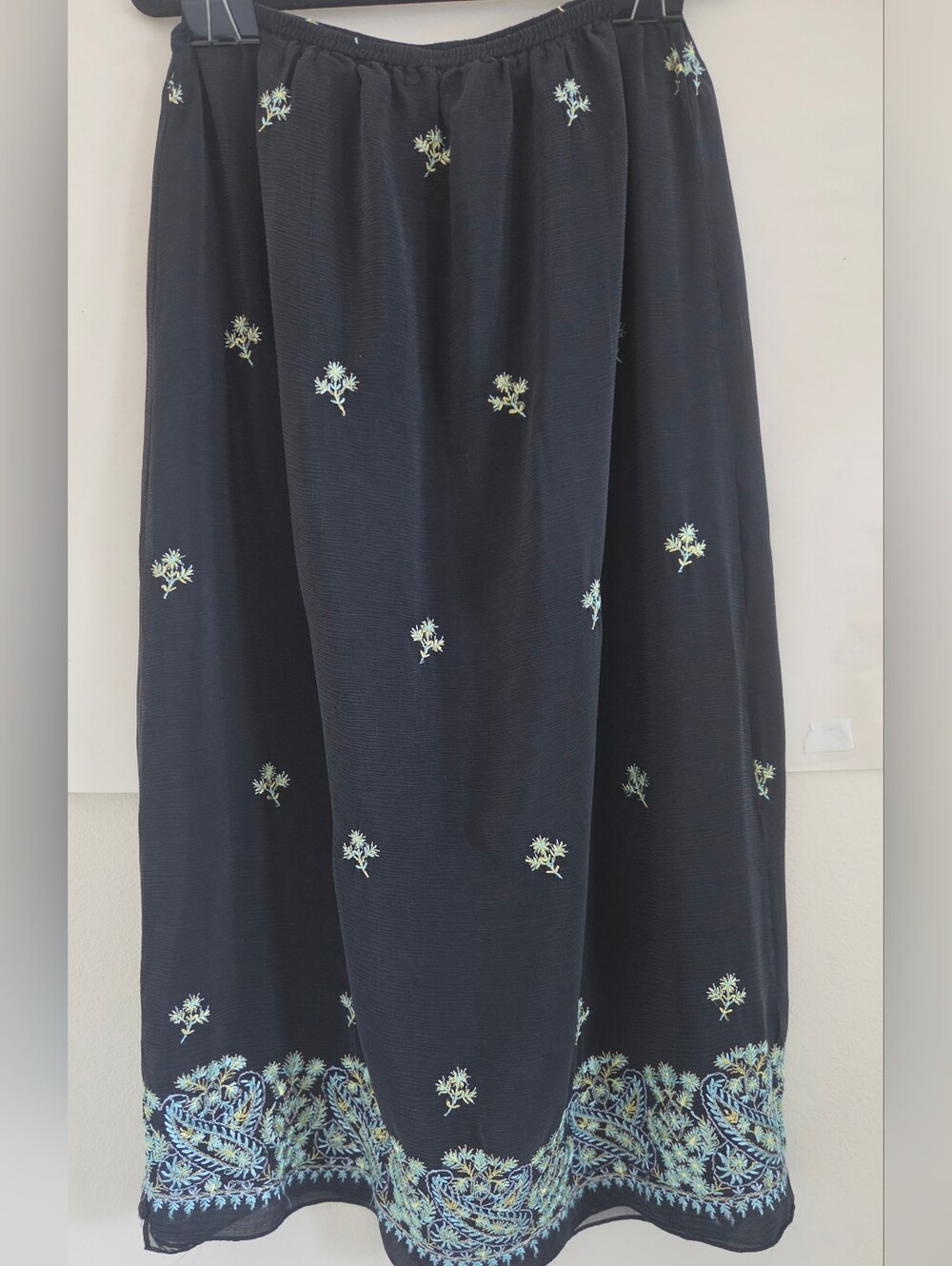 Oscar de la Renta Y2K Black Maxi Skirt with Blue and Green Embroidery